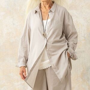 Gudrun Sjoden Dobby Woven shirt in organic cotton in Light Gray Sz M Oversized